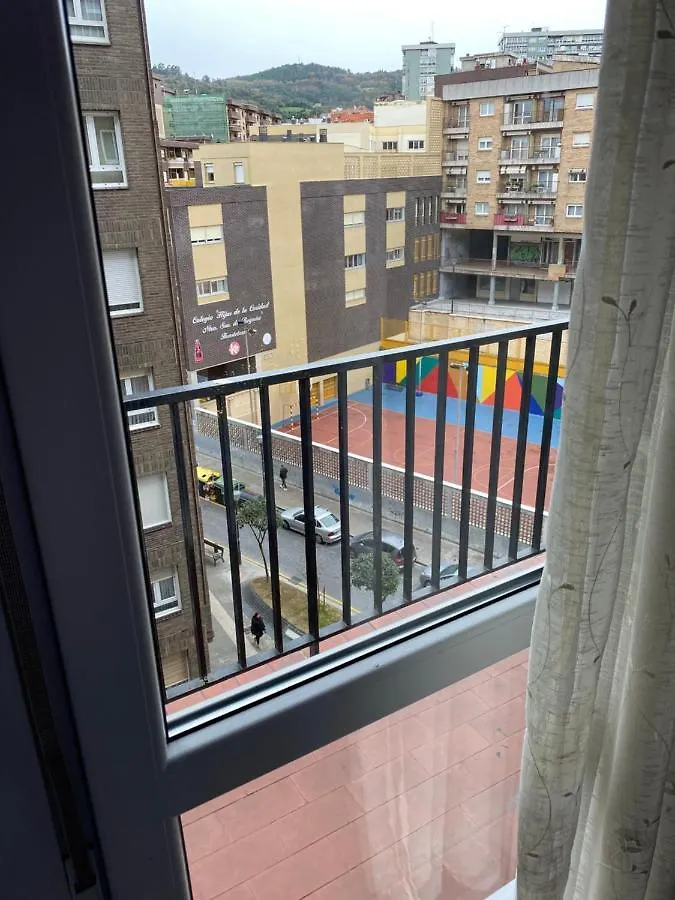 Habitacion Con Balcon Y Wifi Бильбао Проживание в семье